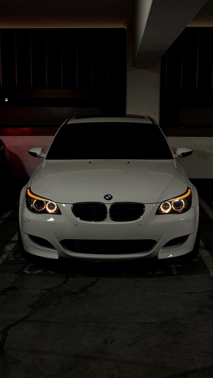 BMW M5 E60 V10
